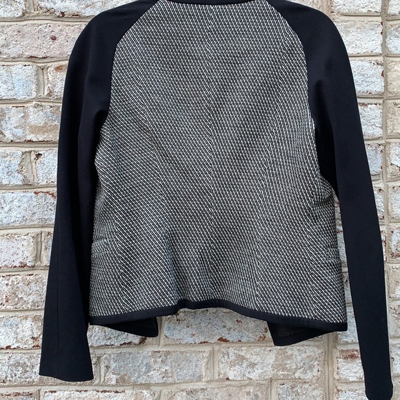 Theory Black and White Drape Front Open Blazer 8 - Picture 10 of 13